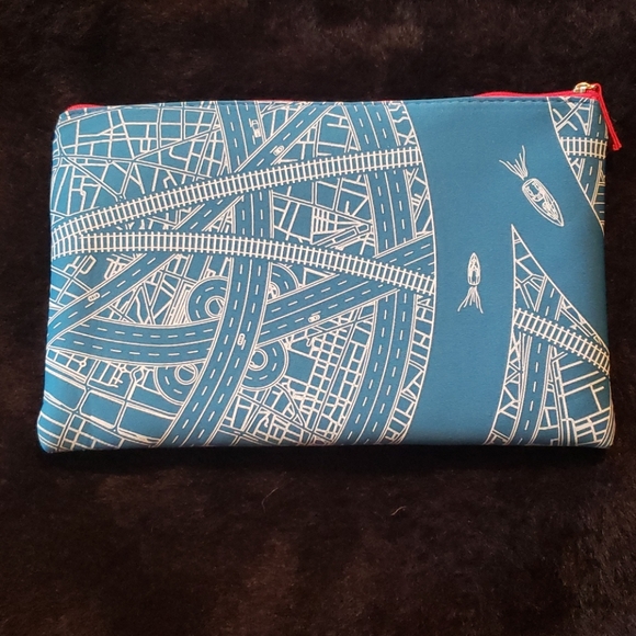 Emirates✈ amenities kit - Picture 7 of 9